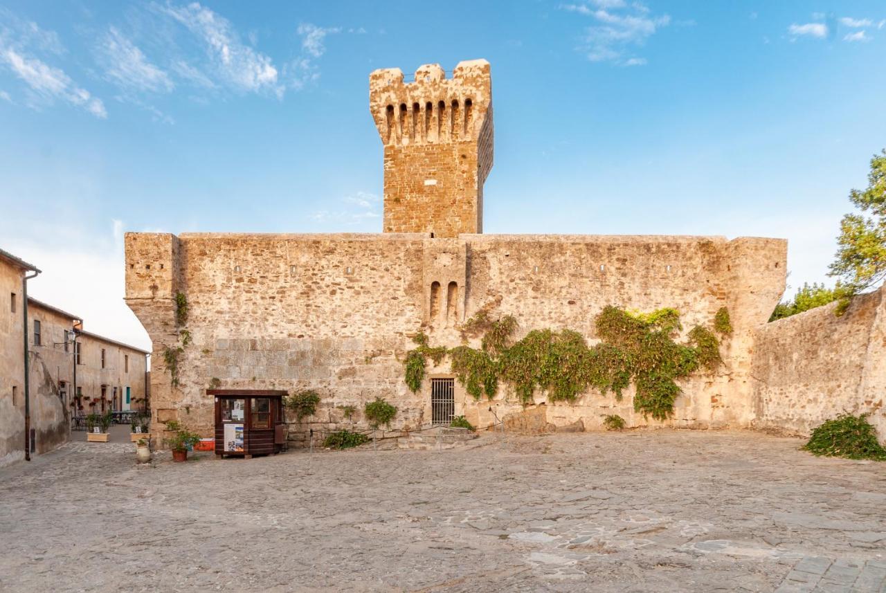 Castello Di Populonia Villa A Mare Exterior photo