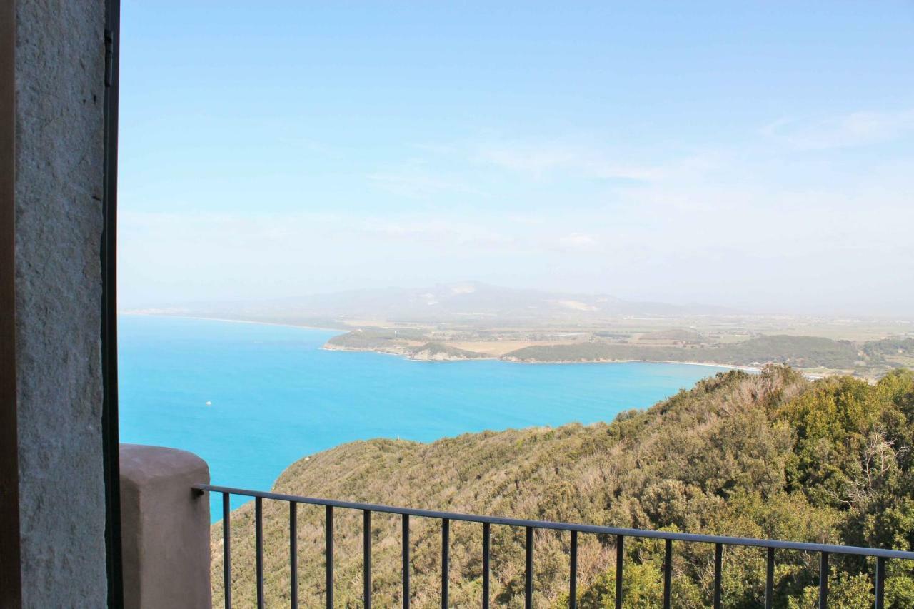 Castello Di Populonia Villa A Mare Exterior photo